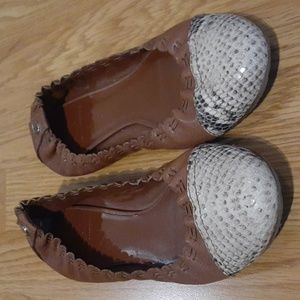 TORY BURCH Abbey Scalloped Edge Two Toned Cap Toe Flats / Size - 8.5